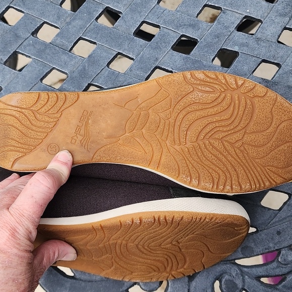 Dansko Olisa black canvas sneaker with silver foil flower floral design size 37 - Picture 6 of 7